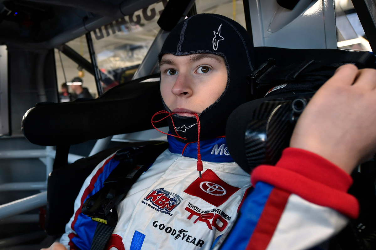 Tire Rub Relegates Lessard to 18th Place Finish in Atlanta